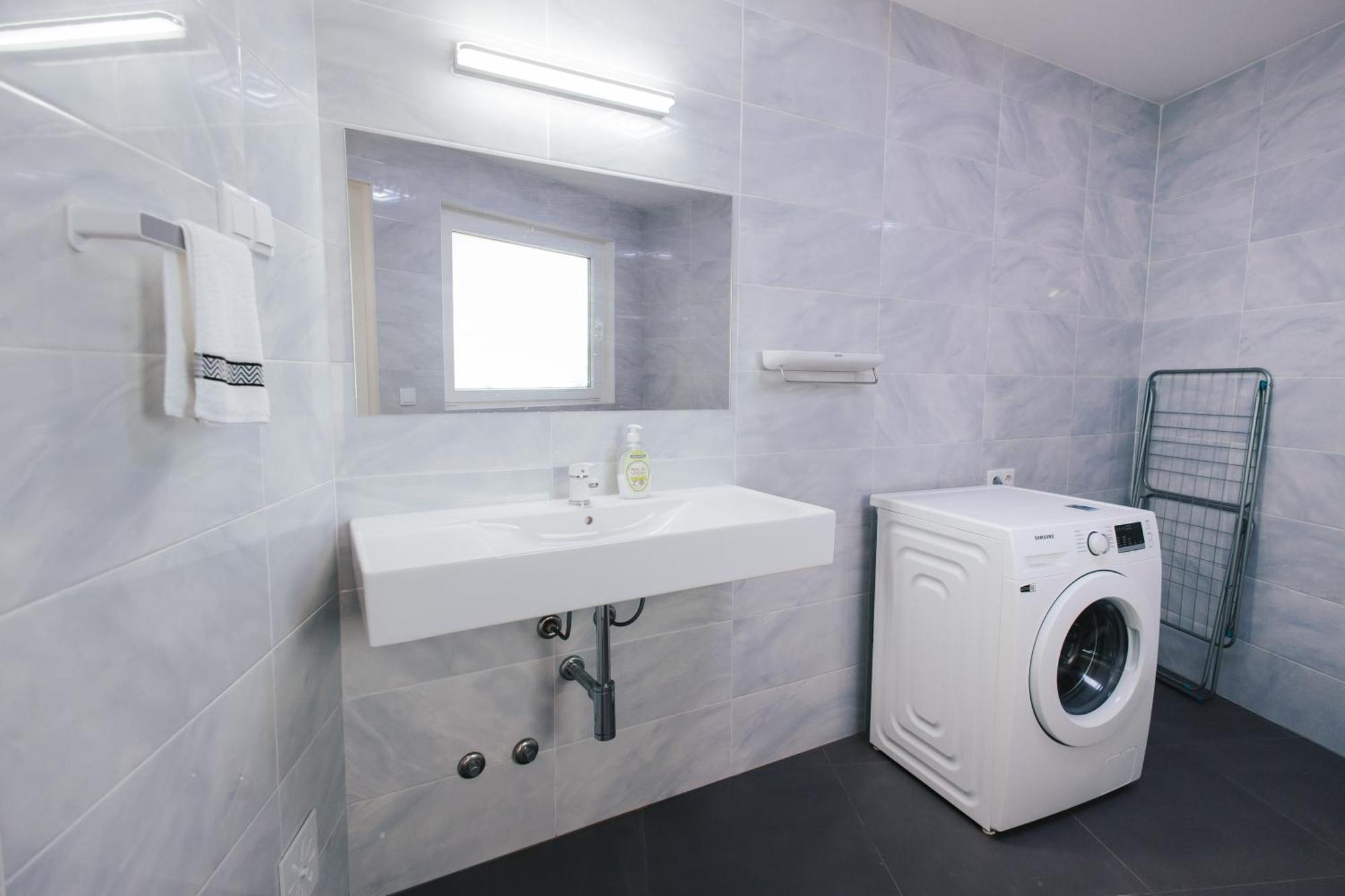 Spacious Seaside Apartment A - Faraway ลาโกอา ภายนอก รูปภาพ